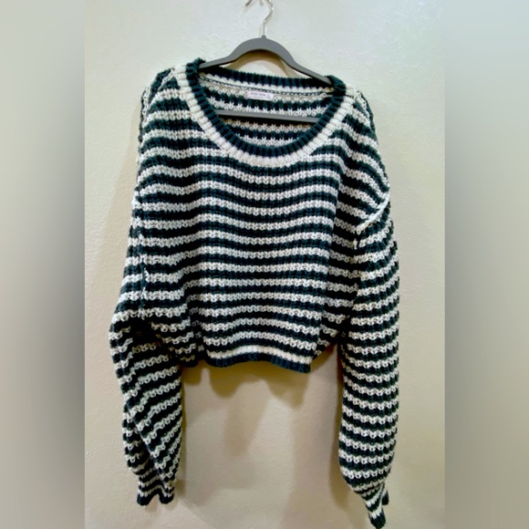 Miss Love Sweaters - Miss Love - Cropped sweater